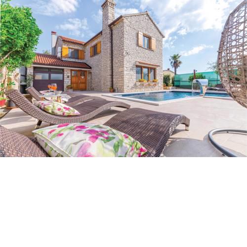 Five-Bedroom Holiday Home in Medulin
