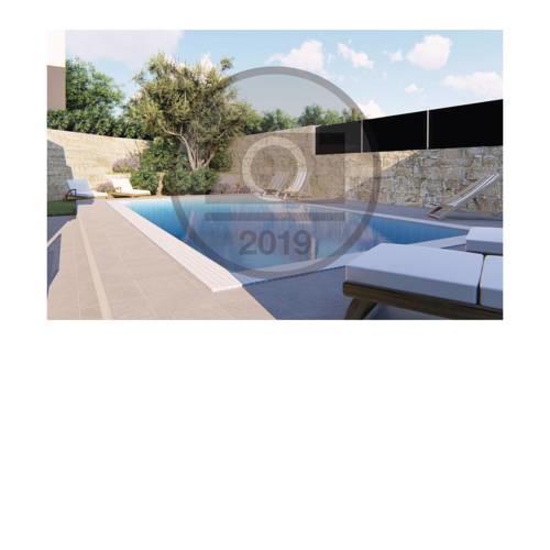 Five-Bedroom Holiday Home in Okrug Gornji