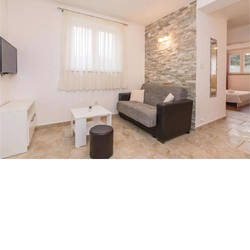 Five-Bedroom Holiday Home in Rovanjska