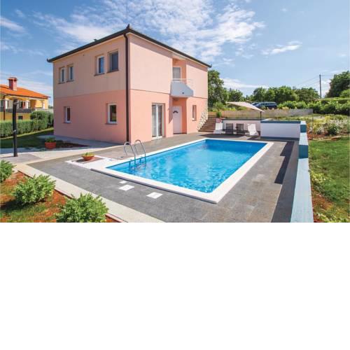 Four-Bedroom Apartment in Labin
