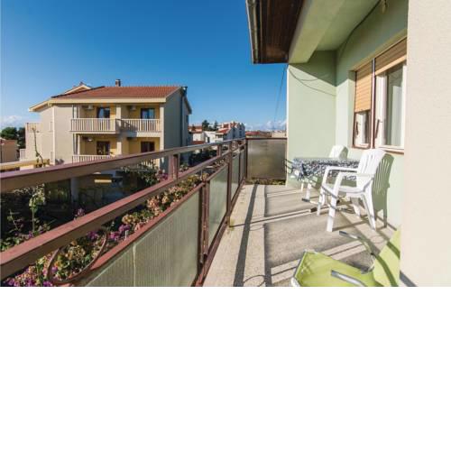 Four-Bedroom Apartment in Pakostane