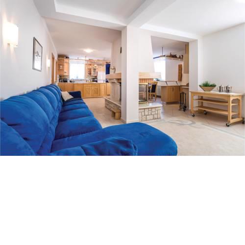 Four-Bedroom Apartment in Ravna Gora