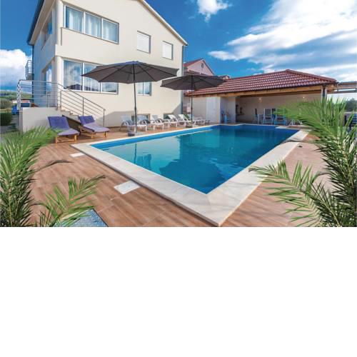 Four-Bedroom Holiday Home in Bibinje