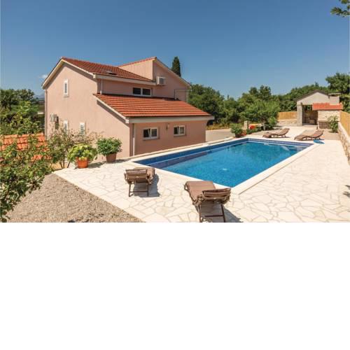 Four-Bedroom Holiday Home in Glavina Donja