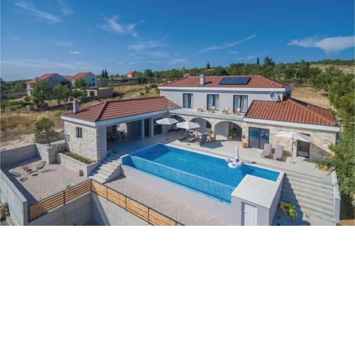 Four-Bedroom Holiday Home in Kakma