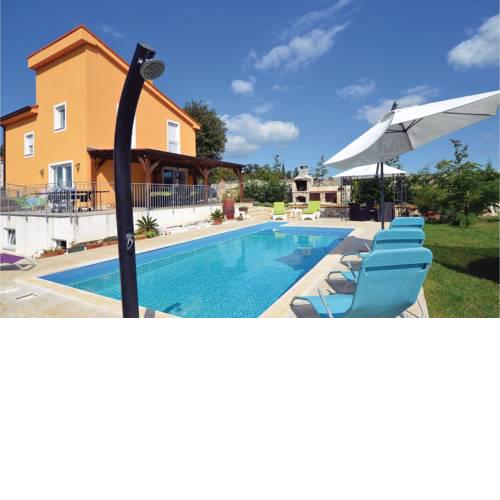 Four-Bedroom Holiday Home in Kanfanar