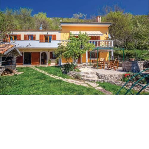 Four-Bedroom Holiday Home in Krizisce