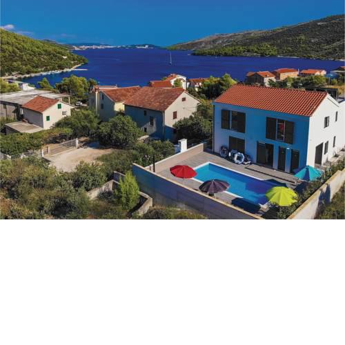 Four-Bedroom Holiday Home in Marina