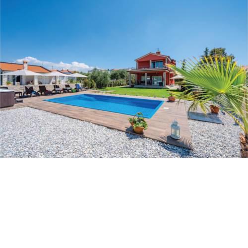 Four-Bedroom Holiday Home in Mihatovici