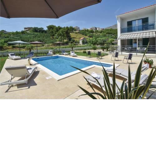 Four-Bedroom Holiday Home in Orij