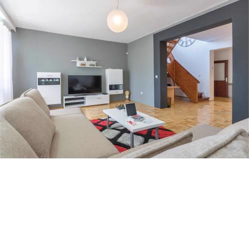 Four-Bedroom Holiday Home in Pjescana Uvala