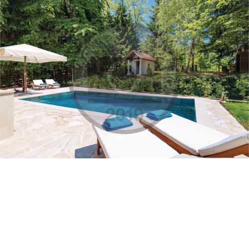 Four-Bedroom Holiday Home in Plaski