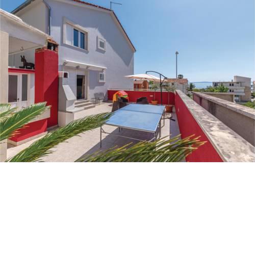 Four-Bedroom Holiday Home in Podstrana