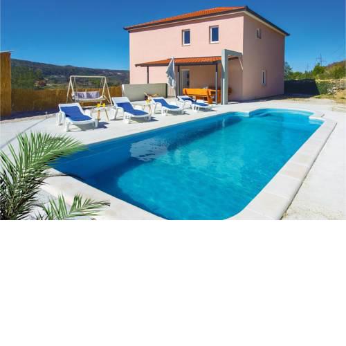 Four-Bedroom Holiday Home in Tugare