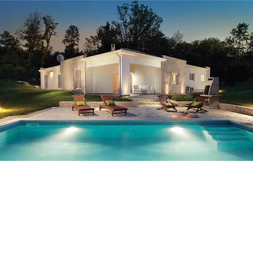Four-Bedroom Holiday Home in Vlasici