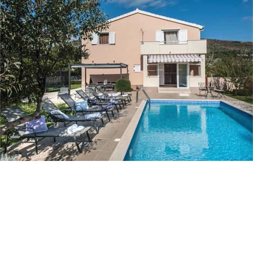 Four-Bedroom Holiday home Prugovo with an Outdoor Swimming Pool 05