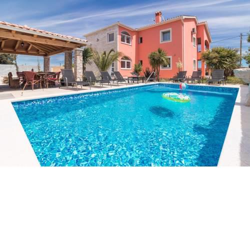 Ganz neu Villa Tina *****