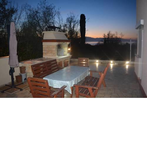 Garden Apartment Malinska