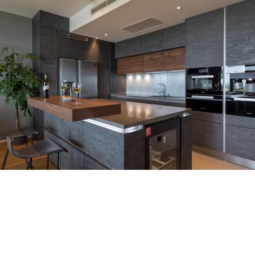 Glamorous Gabby Luxury Sea View Apartment
