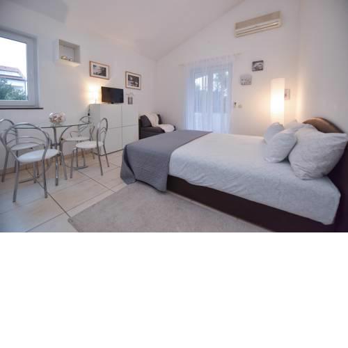 Gold Apartment On The Beach-Apartments Gogs