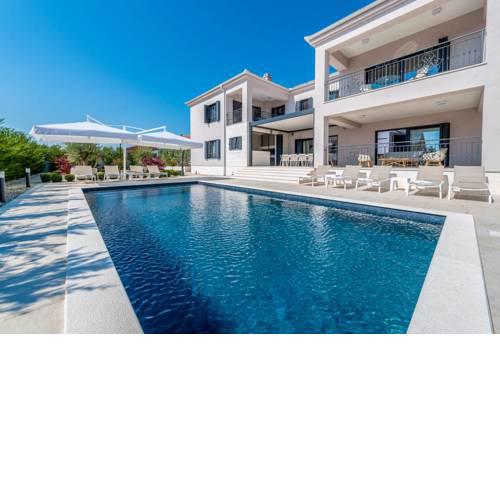 Gorica Villa Sleeps 10 with Pool Air Con and WiFi