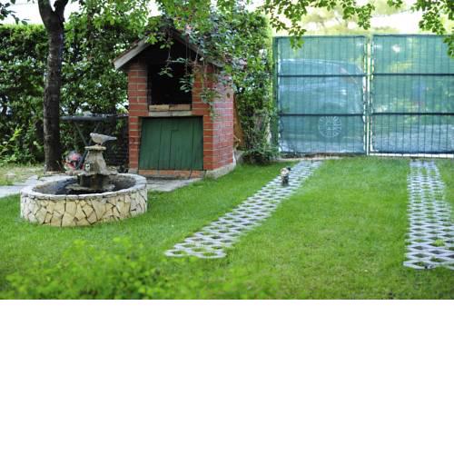 Green Garden Apartment
