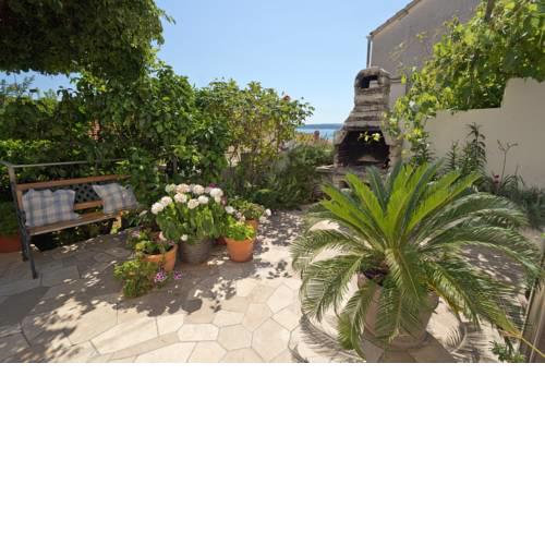 Green Oasis Hvar town