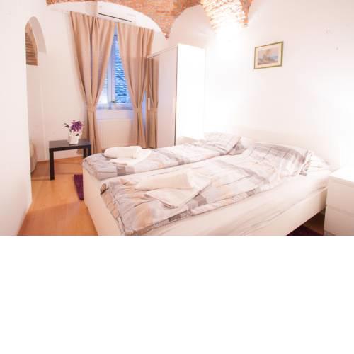 Guest House Nokturno 1