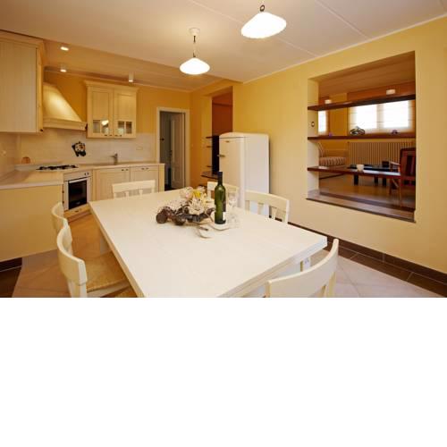 Guesthouse Barboska-pool & tennis court