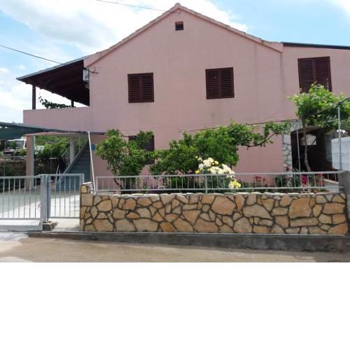 Guesthouse Eljuga Family