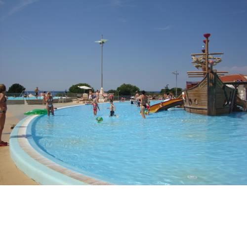 Happy Camp Mobile Homes in Camping Park Umag