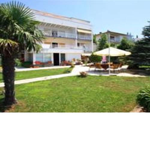 Helen Apartments