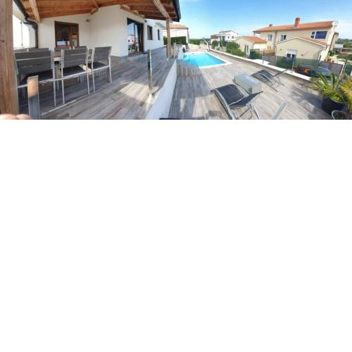 Histria apartment with own private pool near the beach