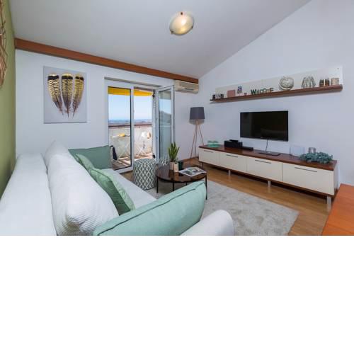 Holiday Apartment With Sea View