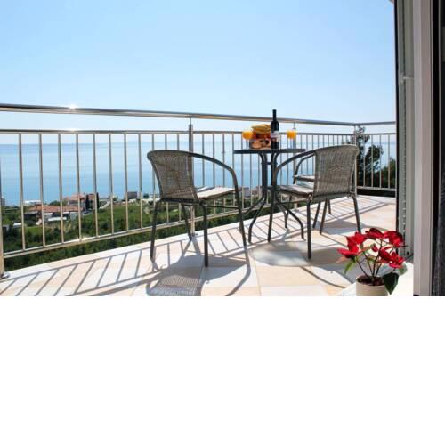 Holiday Apartments with Sea View