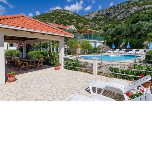 Holiday Home (160-1)