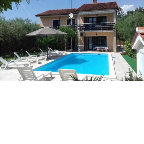 Large apartment for 4-8 person with new pool and spacious garden including WiFi