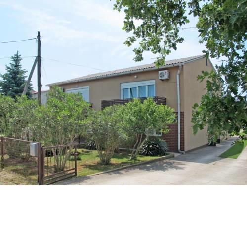 Holiday Home Ana (MDN148)