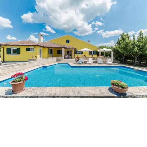 Holiday Home Ana