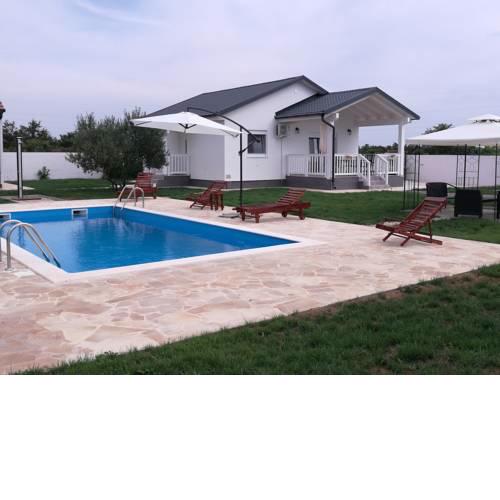 Holiday home Aprilis