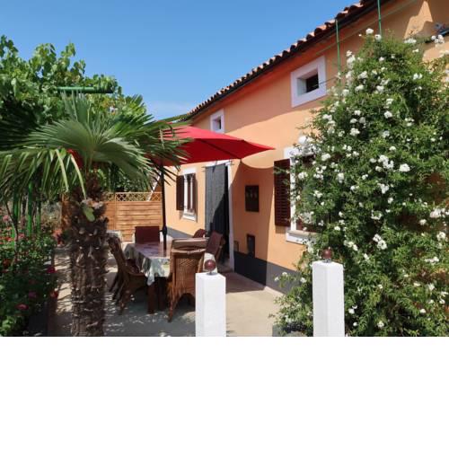 Holiday Home Ariana (LBN392)