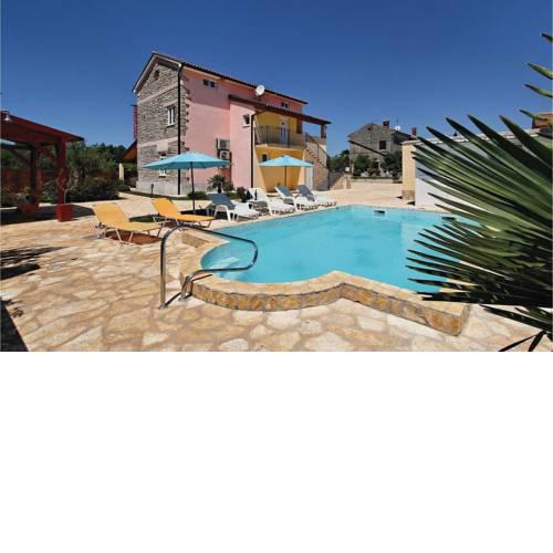 Holiday home Basarinka I