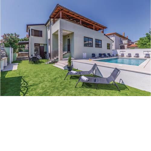 Holiday home Busolerska IV