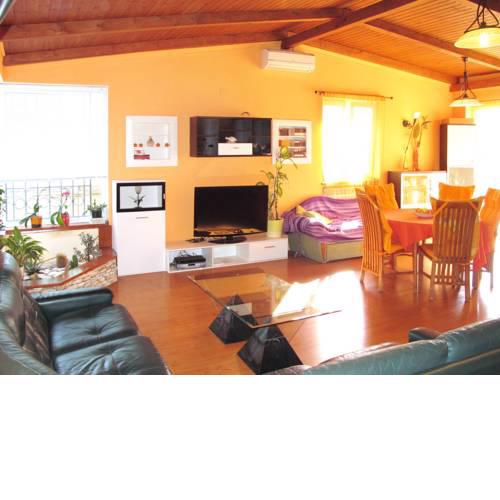 Holiday Home Cherry (MDN149)