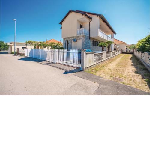 Holiday home Crljenica bb Cr