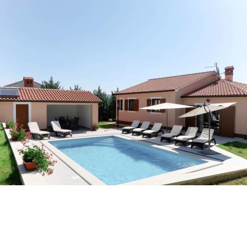 Holiday Home Dori (LBN394)