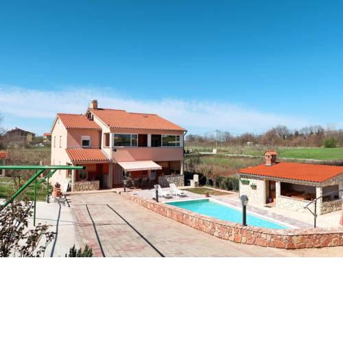 Holiday Home Edo (LBN325)
