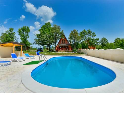 Enchanting Holiday Home in Kijani with Swimming Pool