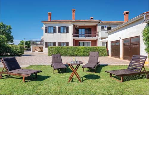 Holiday home Hrboki V