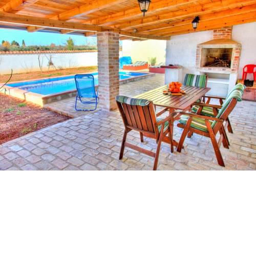 Holiday home in Muntic/Istrien 31126